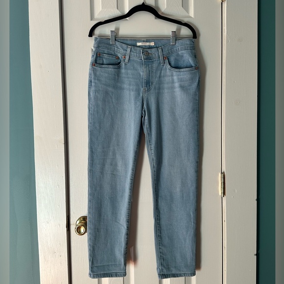 Levi’s Boyfriend Jeans Size 27 | Light Wash Classic Denim - Picture 2 of 7